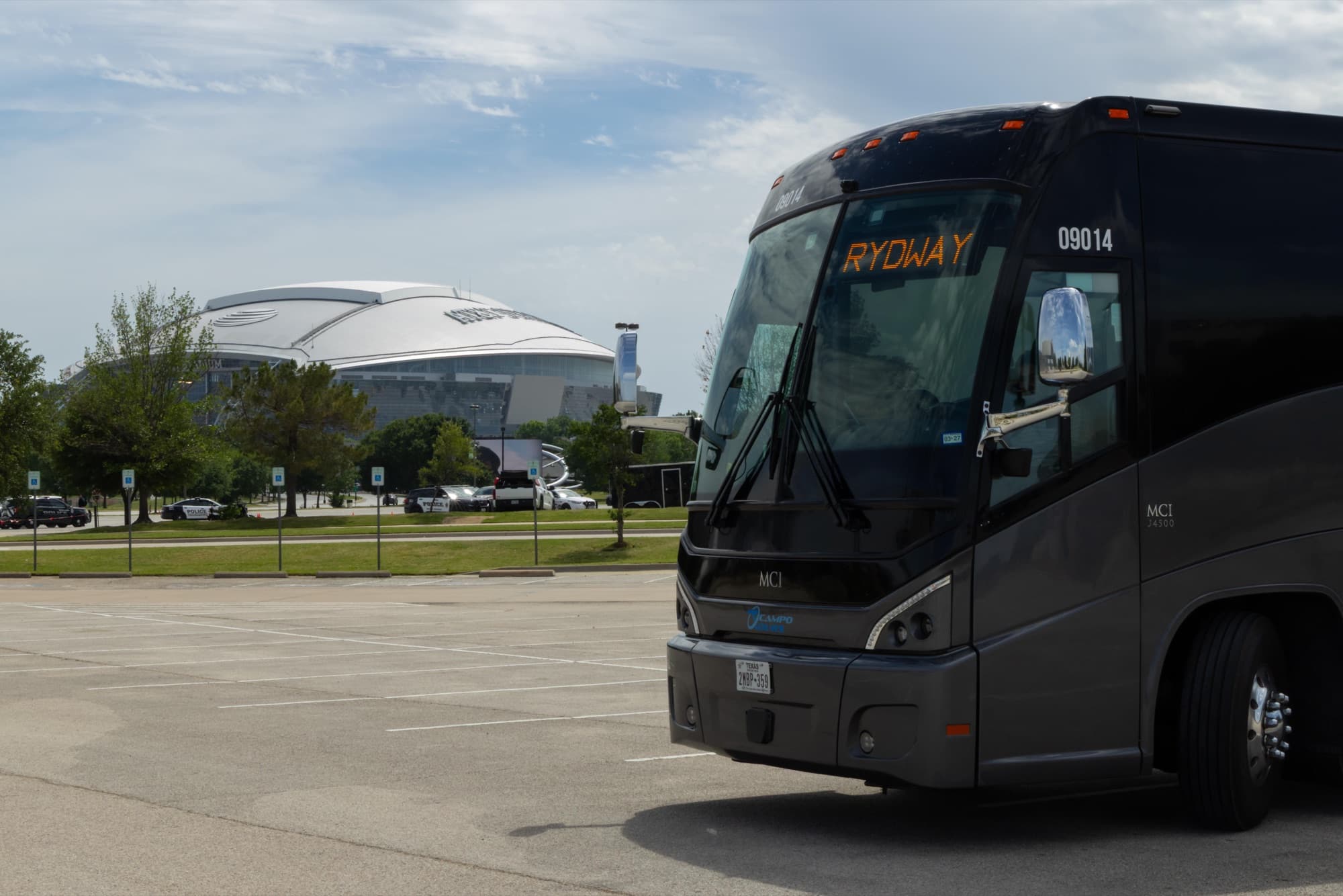 Rydway motorcoach parked at Dallas Stadium, Arlington TX